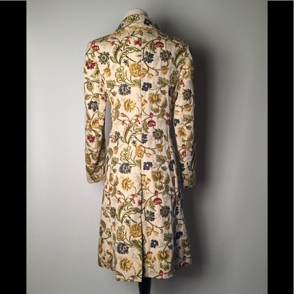 🥳🎉🎉 HOST PICK🎉🎉🥳Sara Berman Embroidered Coat - Picture 4 of 8